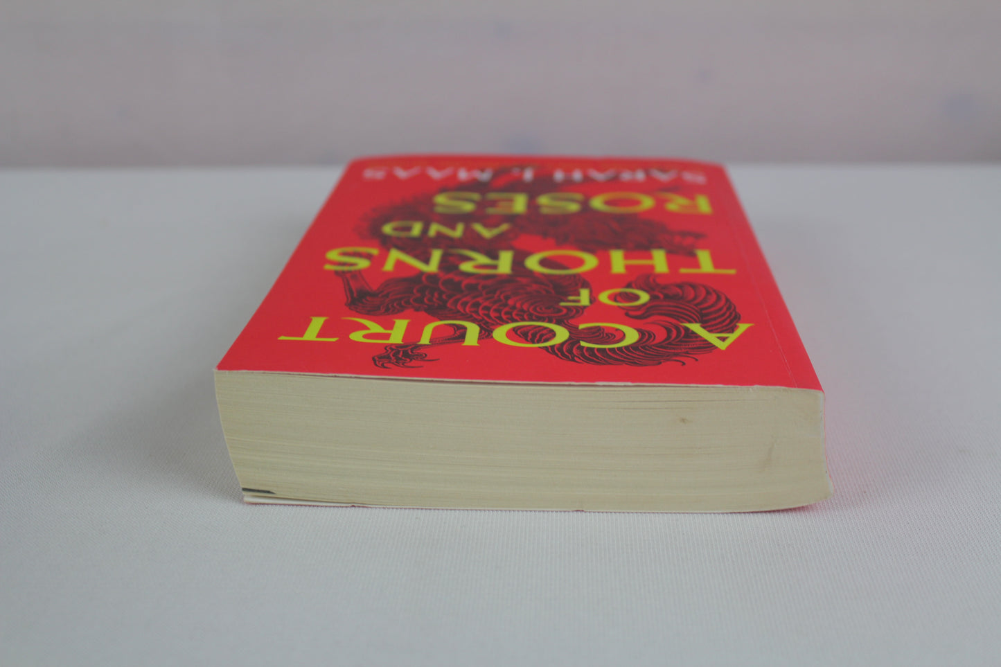 A Court of Thorns and Roses (A Court of Thorns and Roses, 1) by Sarah J. Maas