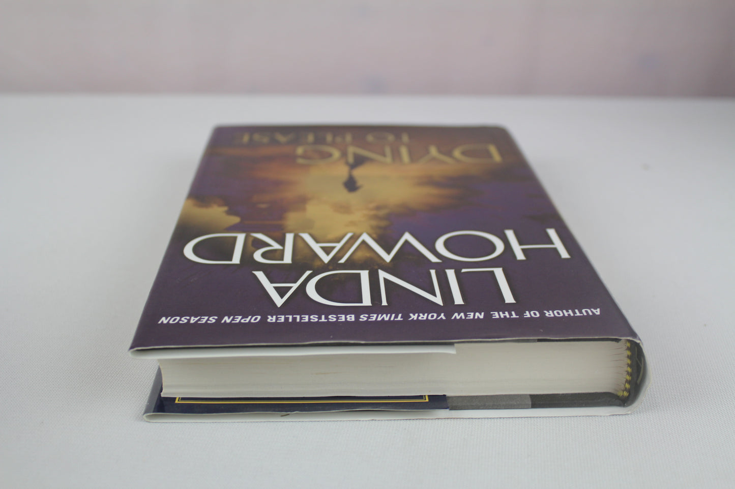 Dying to Please by Linda Howard