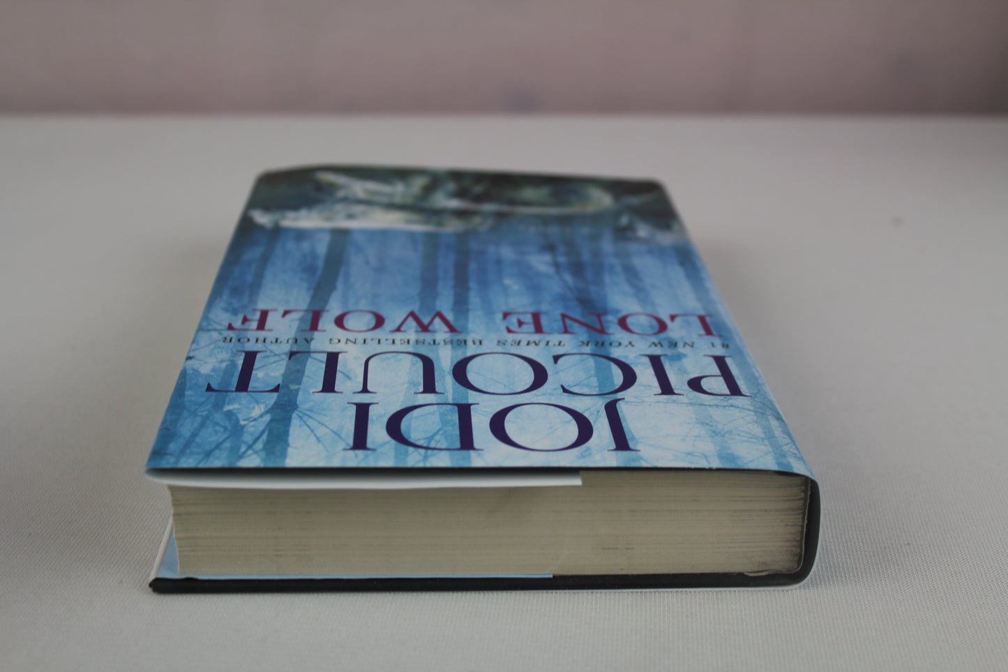 Lone Wolf: A Novel by Jodi Picoult