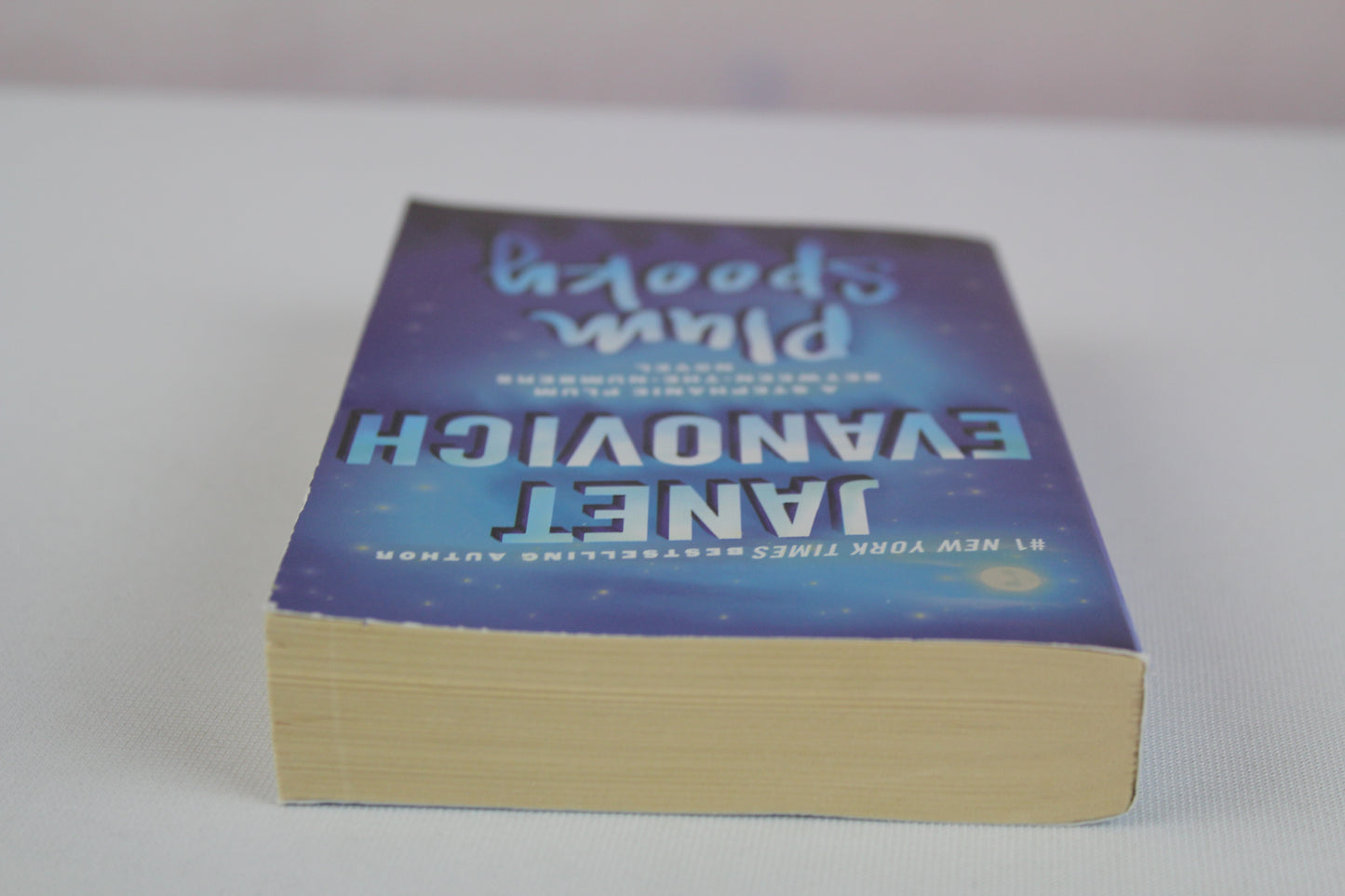 Plum Spooky (Stephanie Plum: Between the Numbers) by Janet Evanovich