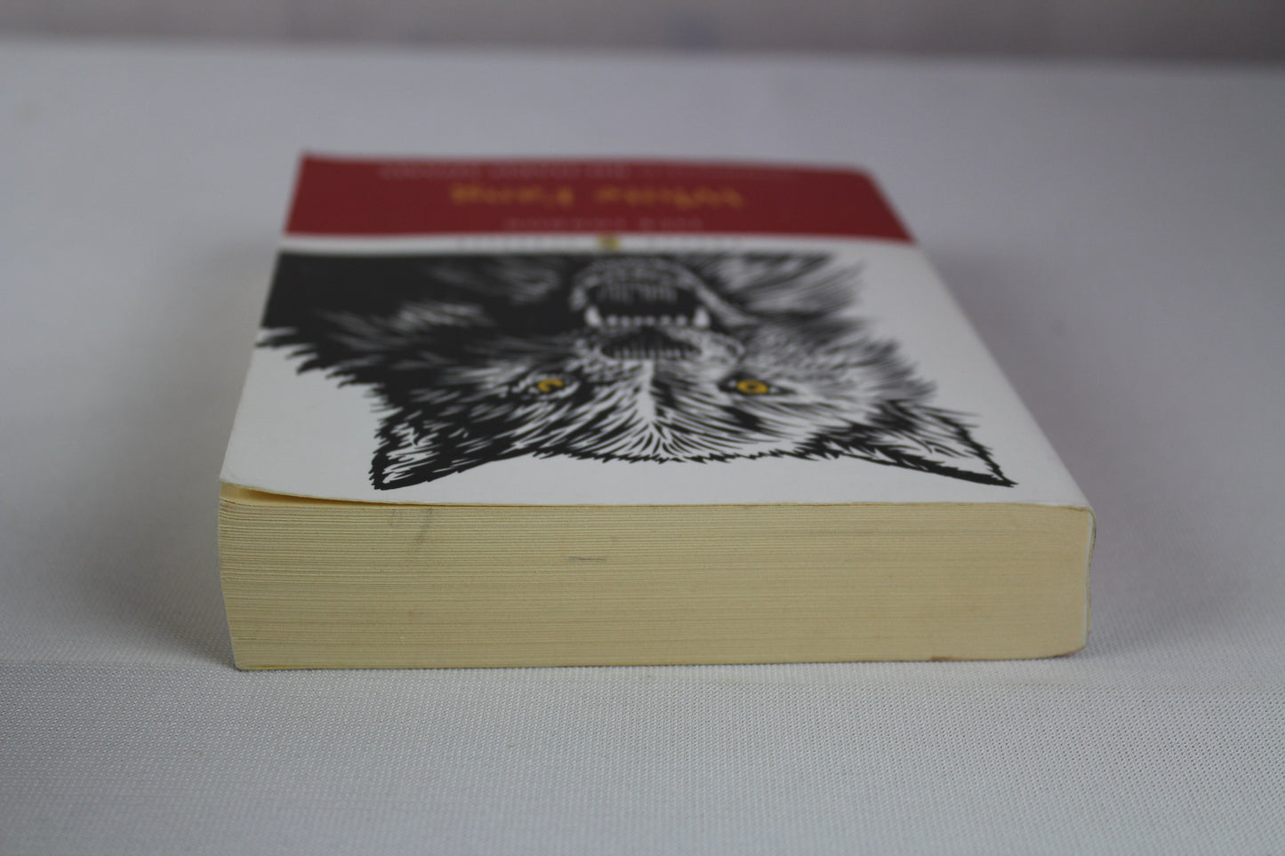 White Fang (Puffin Classics) by Jack London