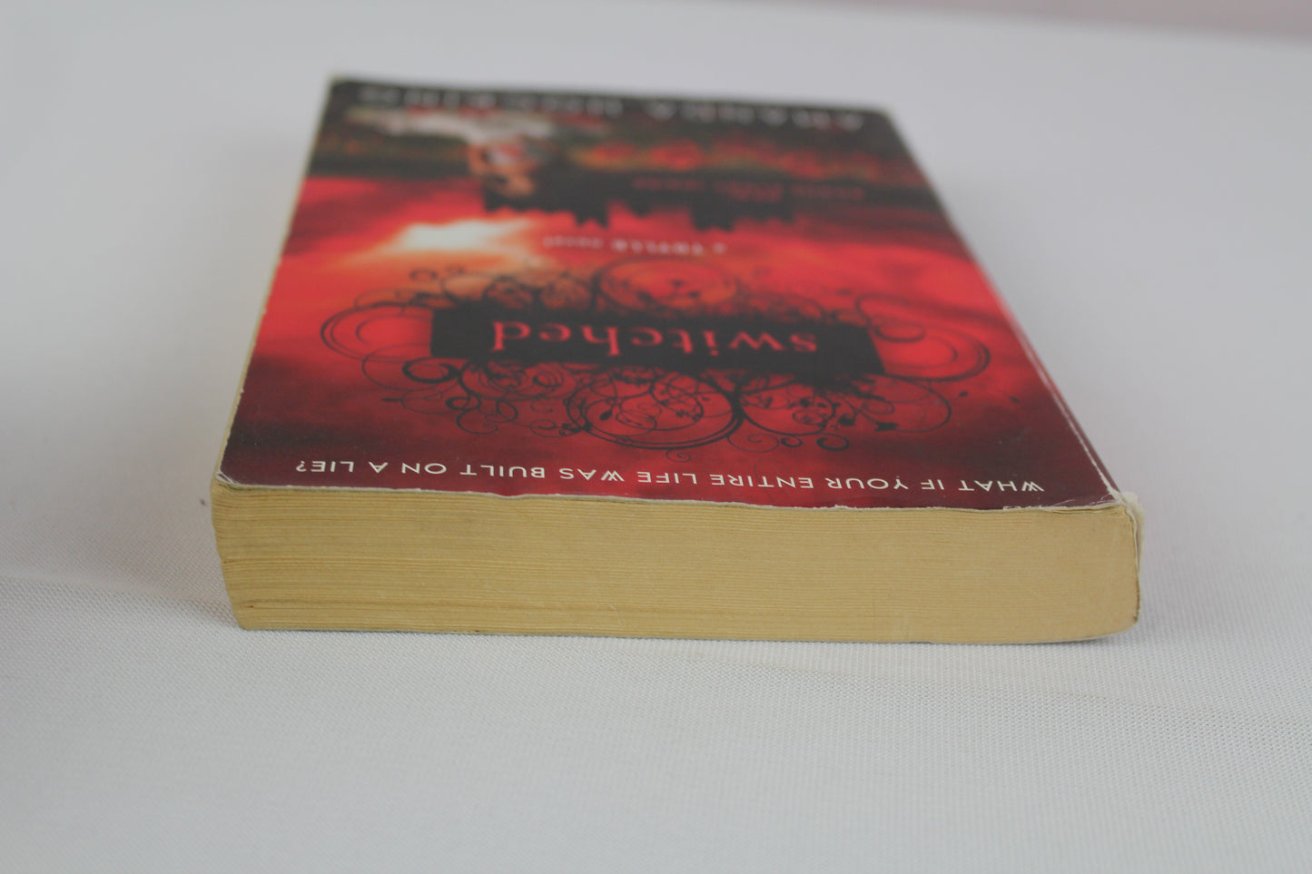 Switched (A Trylle Novel, 1) by Amanda Hocking