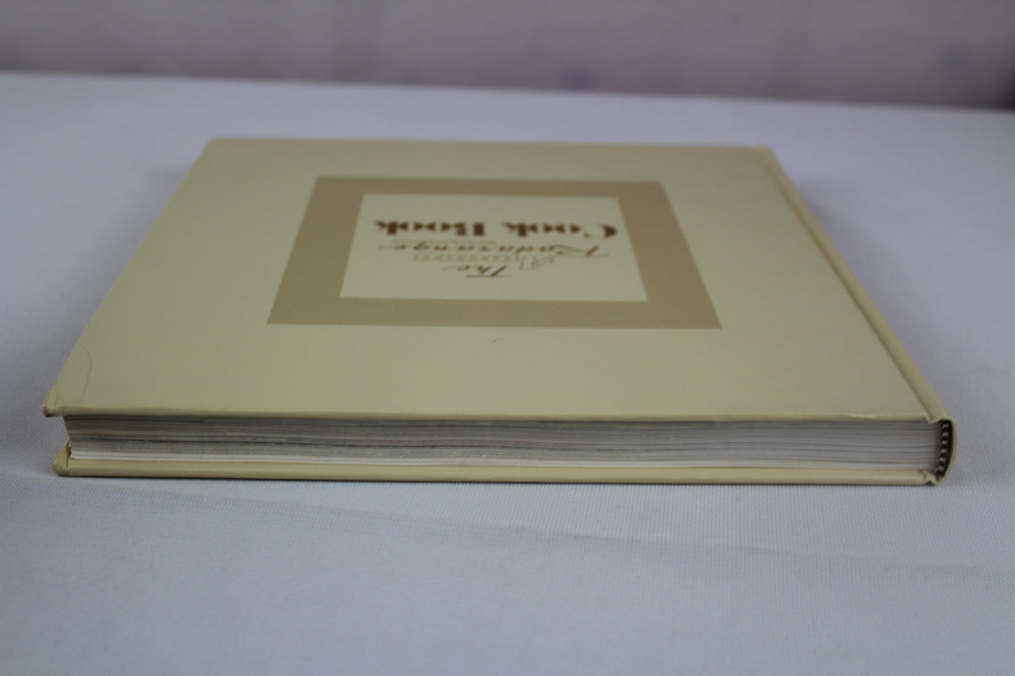 The Amana Radarange Microwave Oven Cook Book by Amana Corporation (1975-08-01) by Amana