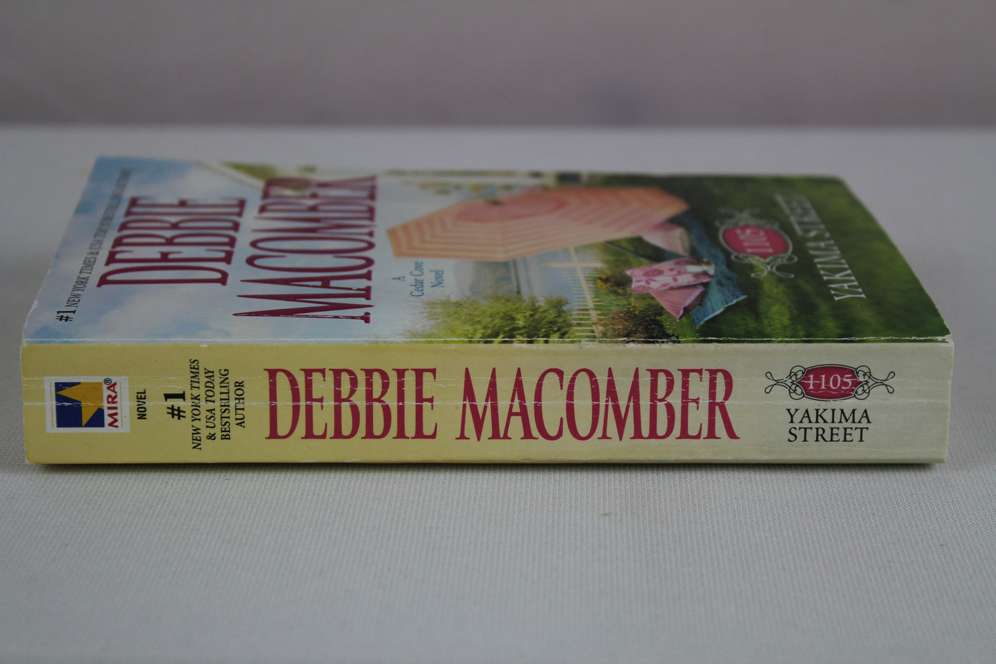 1105 Yakima Street (Cedar Cove, 11) by Debbie Macomber