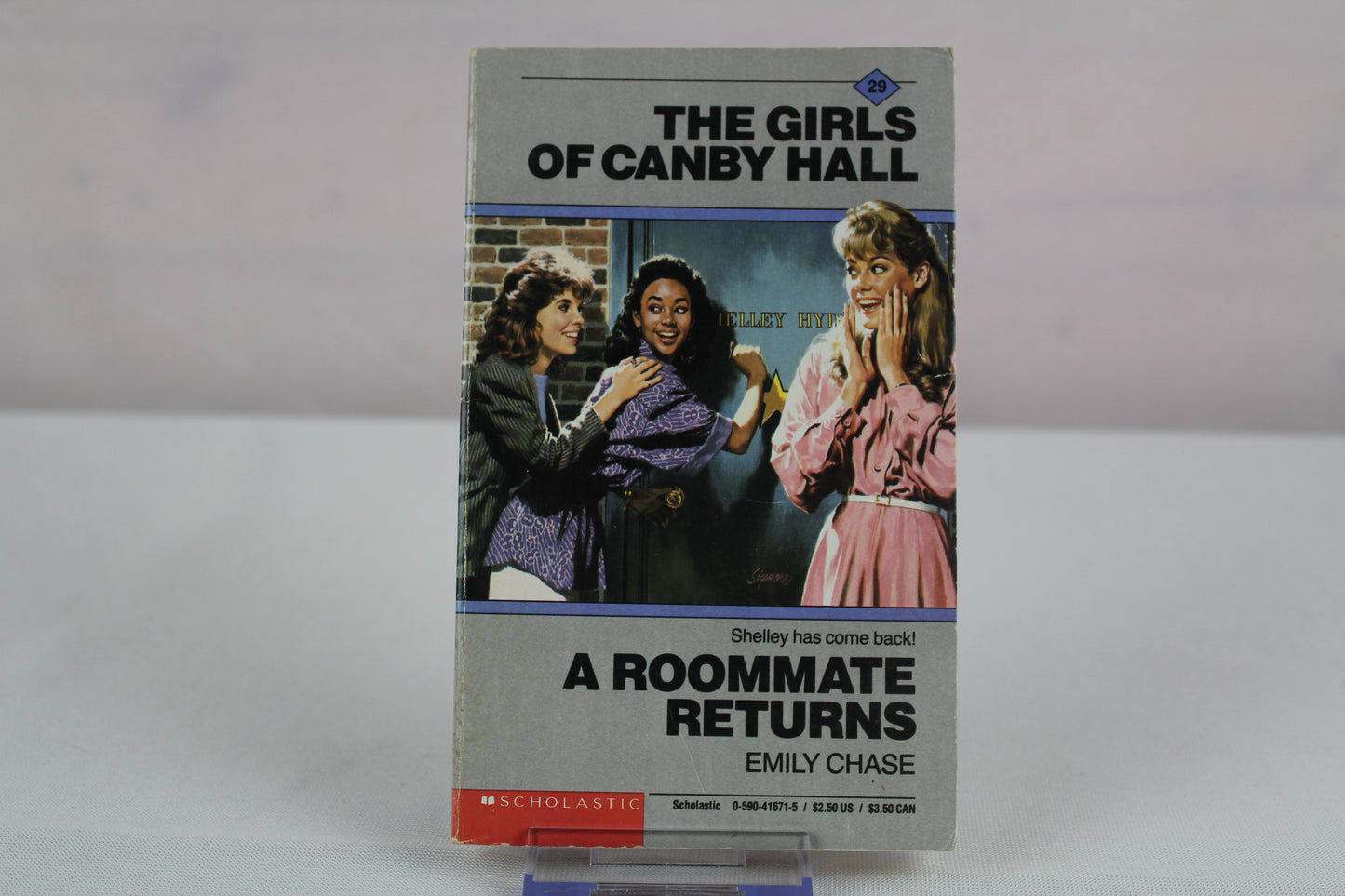 A Roommate Returns (Girls of Canby Hall) by Emily Chase