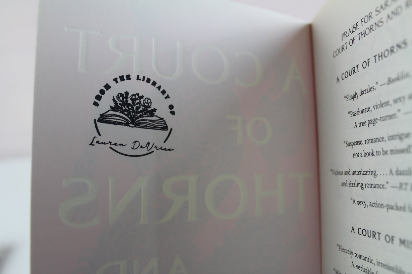 A Court of Thorns and Roses (A Court of Thorns and Roses, 1) by Sarah J. Maas