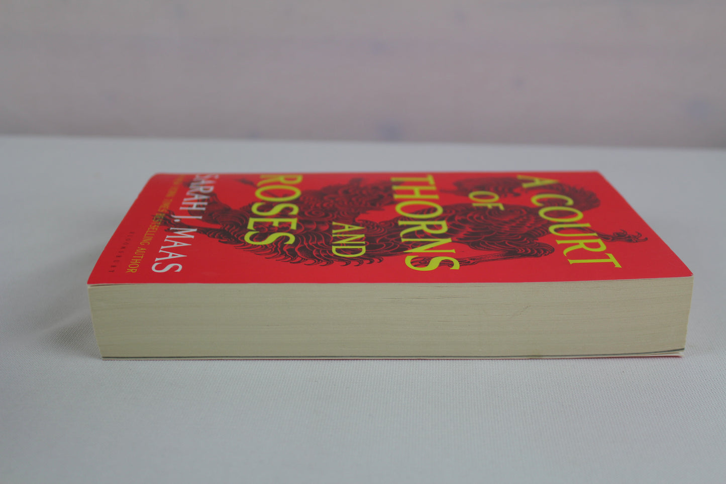 A Court of Thorns and Roses (A Court of Thorns and Roses, 1) by Sarah J. Maas