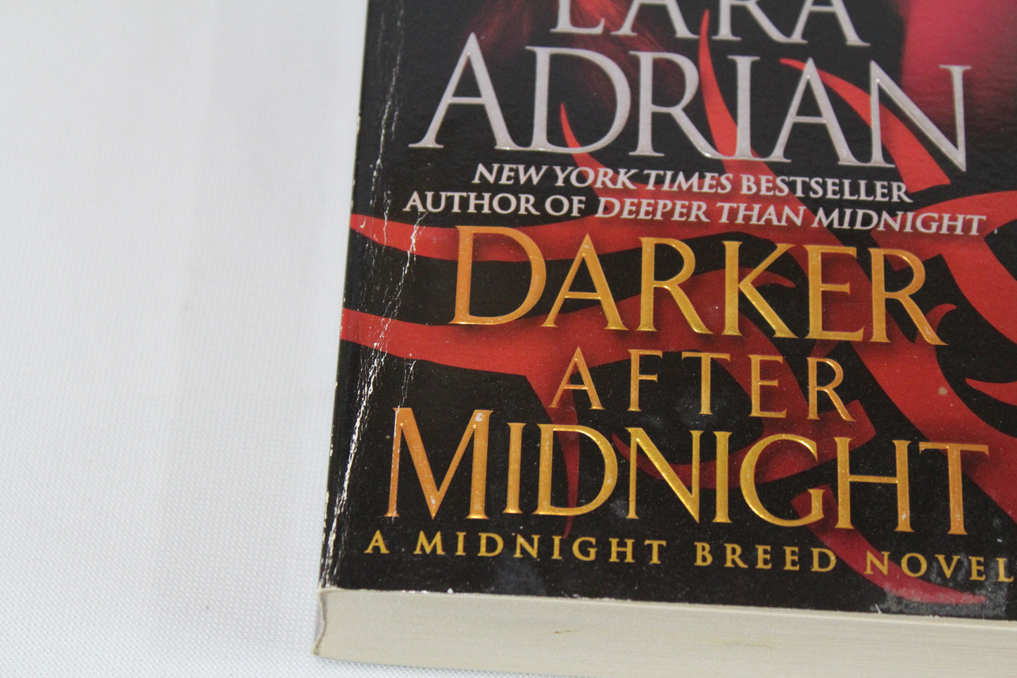 Darker After Midnight (with bonus novella A Taste of Midnight): A Midnight Breed Novel by Lara Adrian
