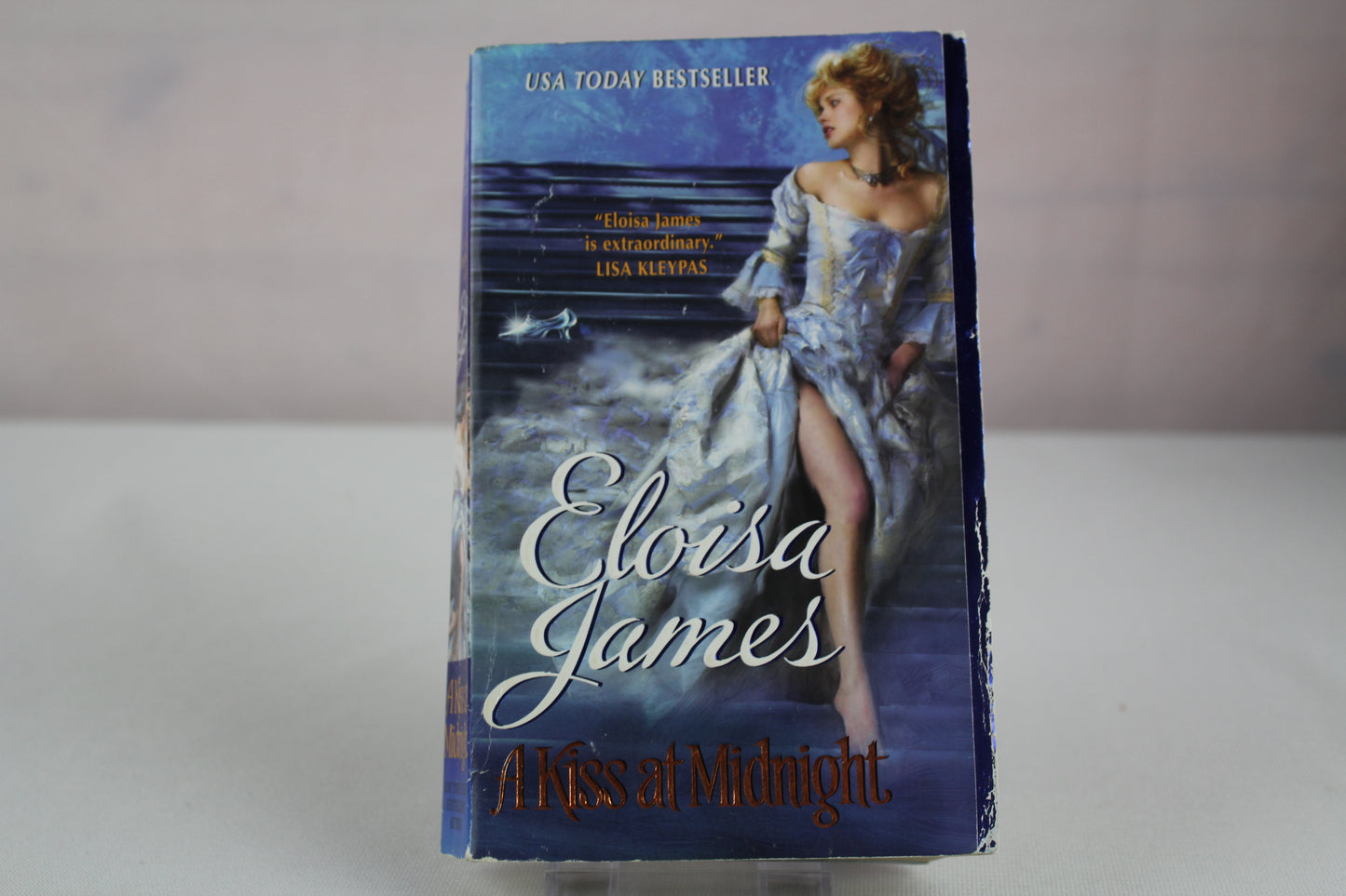 A Kiss at Midnight: A Charming Fairytale Retelling Where a Beauty Refuses to Marry a Prince (Fairy Tales, 1) by Eloisa James