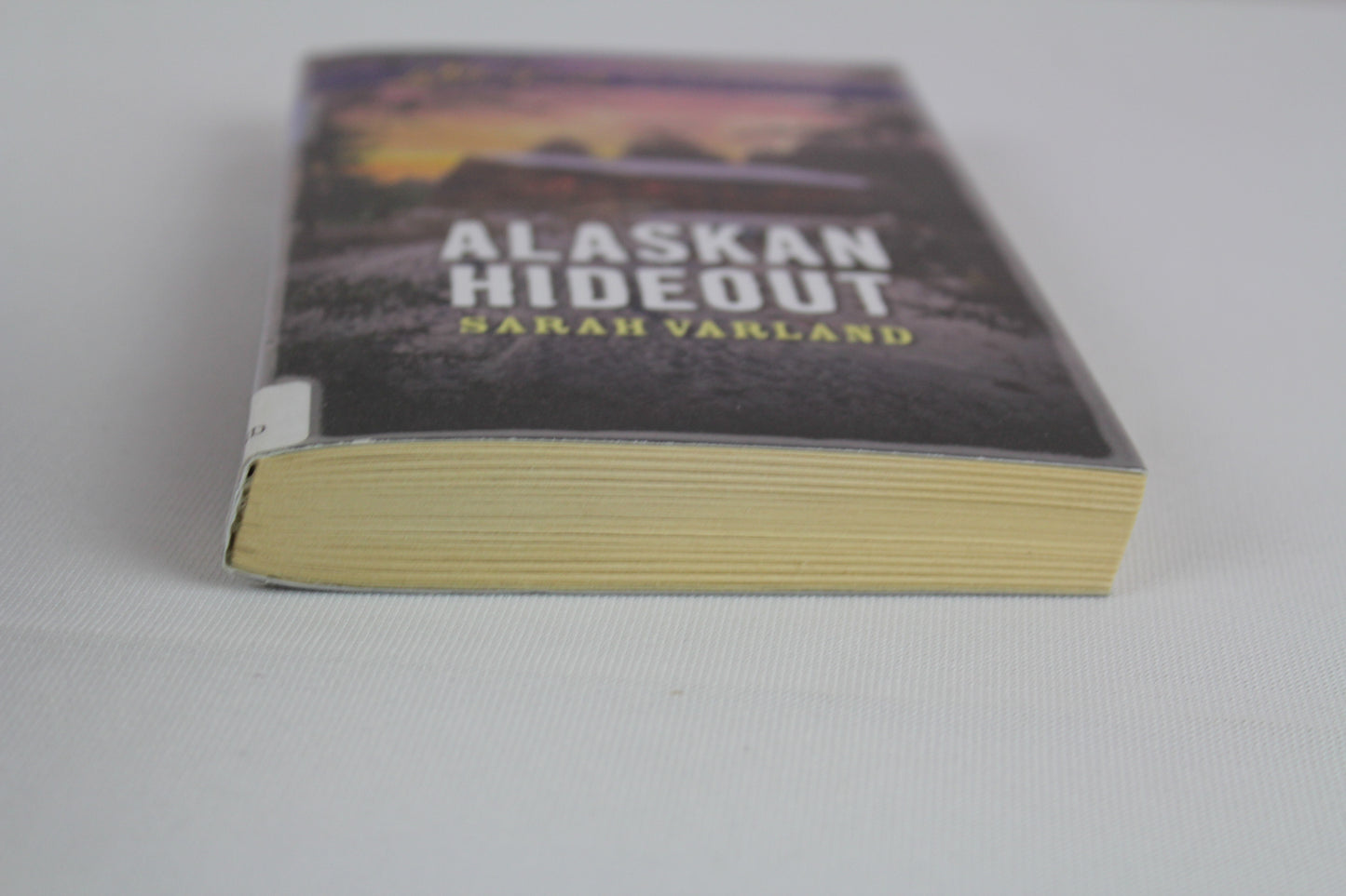 Alaskan Hideout (Love Inspired Suspense) by Sarah Varland