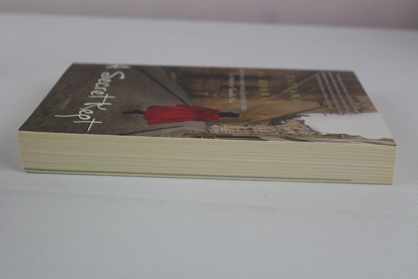 A Secret Kept: A Novel by Tatiana de Rosnay