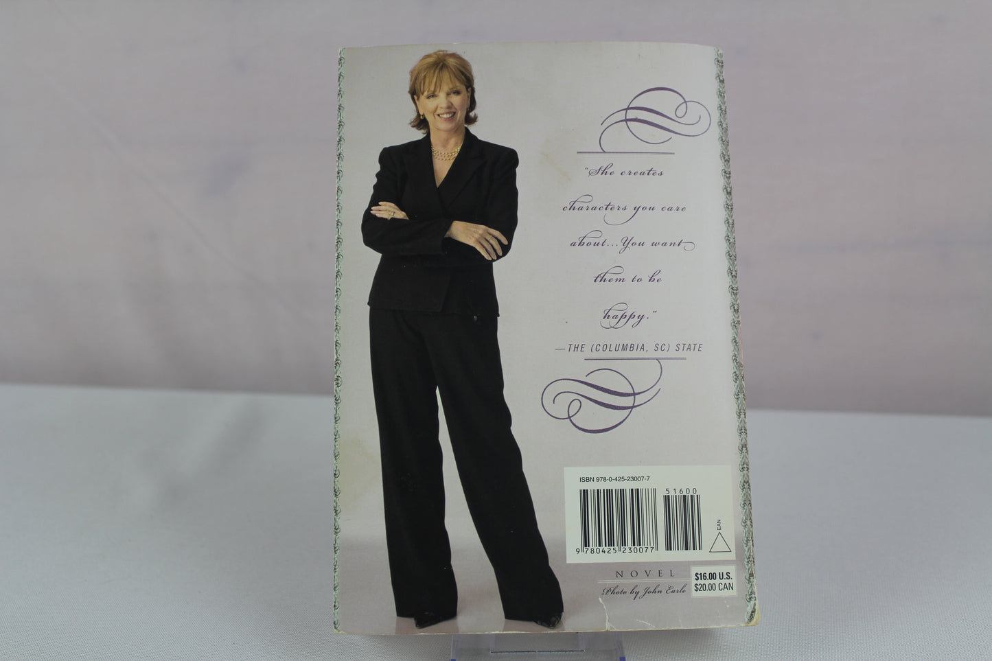 Bed of Roses (The Bride Quartet, Book 2) by Nora Roberts