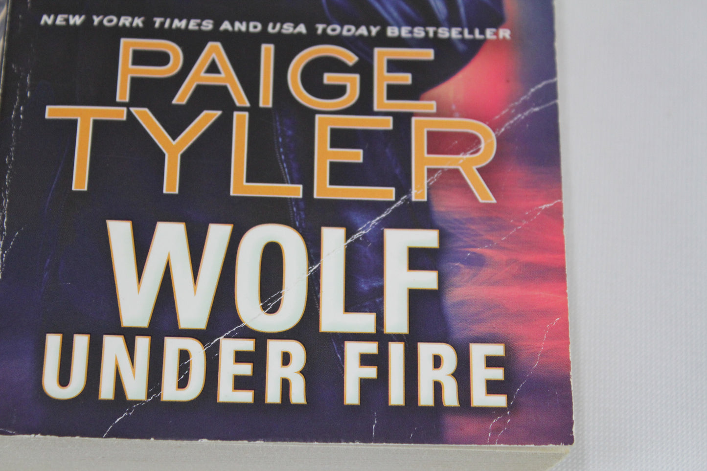 Wolf Under Fire: An Alpha Shifter Teams up with a Mistrustful Woman in a Globe-Crossing Adventure of Love and Intrigue (STAT, 1) by Paige Tyler