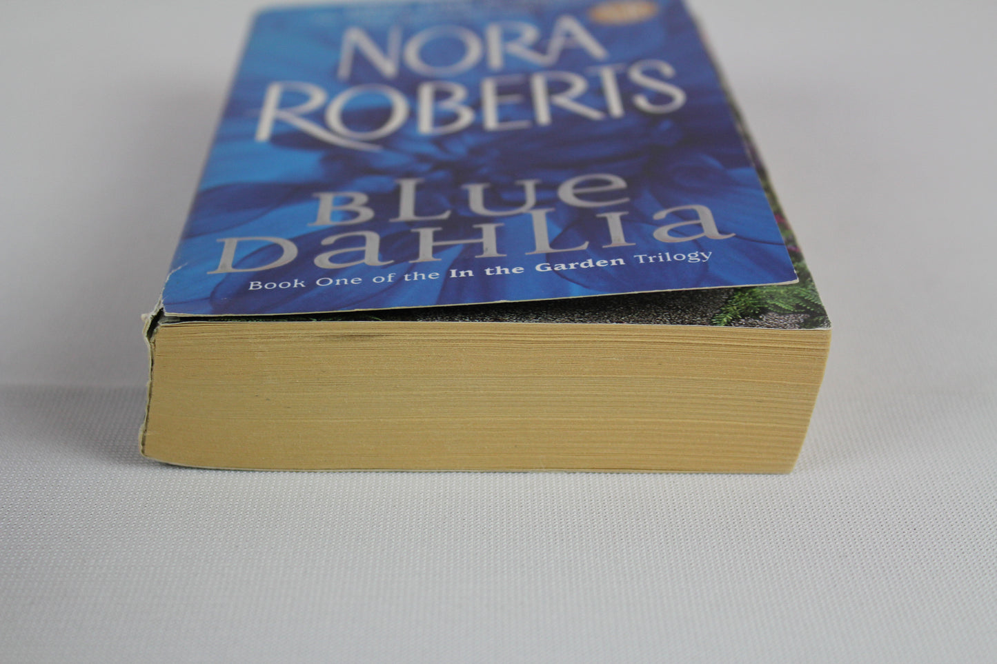 Blue Dahlia (In the Garden, Book 1) by Nora Roberts