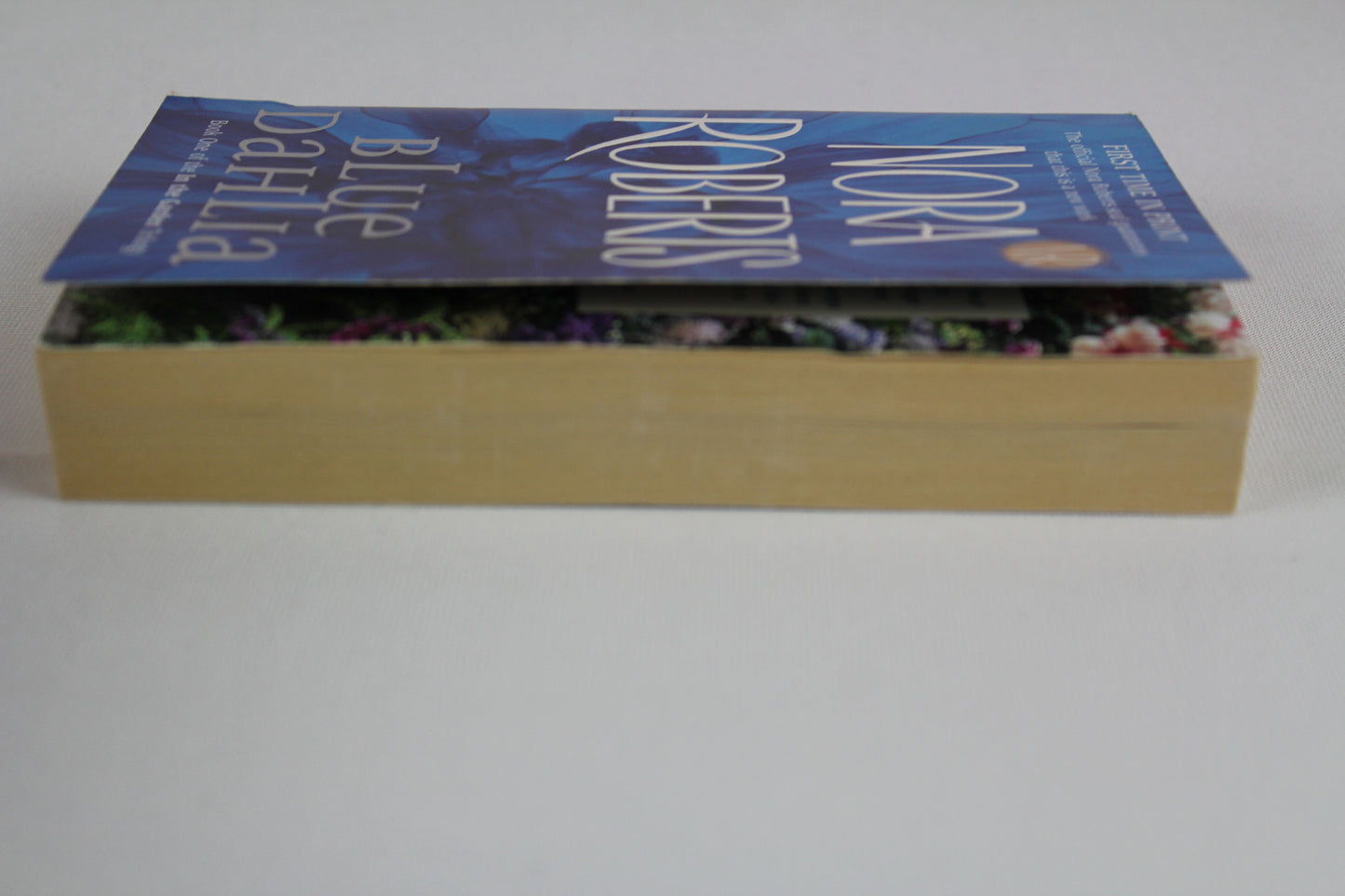 Blue Dahlia (In the Garden, Book 1) by Nora Roberts
