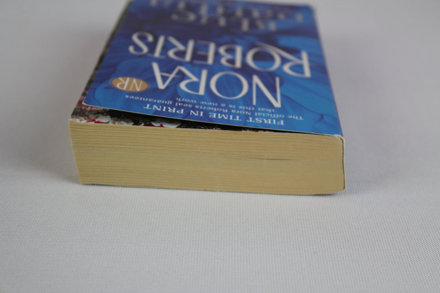 Blue Dahlia (In the Garden, Book 1) by Nora Roberts