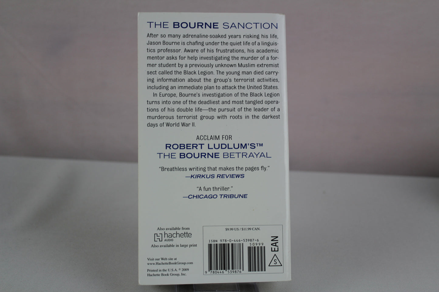 Robert Ludlum's The Bourne Sanction by Robert Ludlum, Eric Van Lustbader