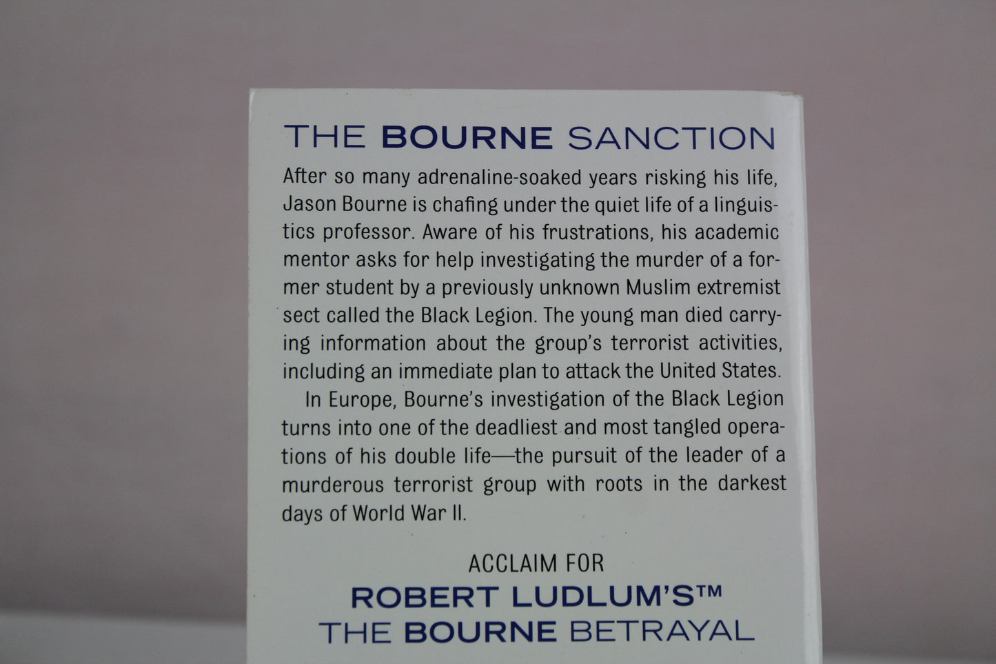 Robert Ludlum's The Bourne Sanction by Robert Ludlum, Eric Van Lustbader