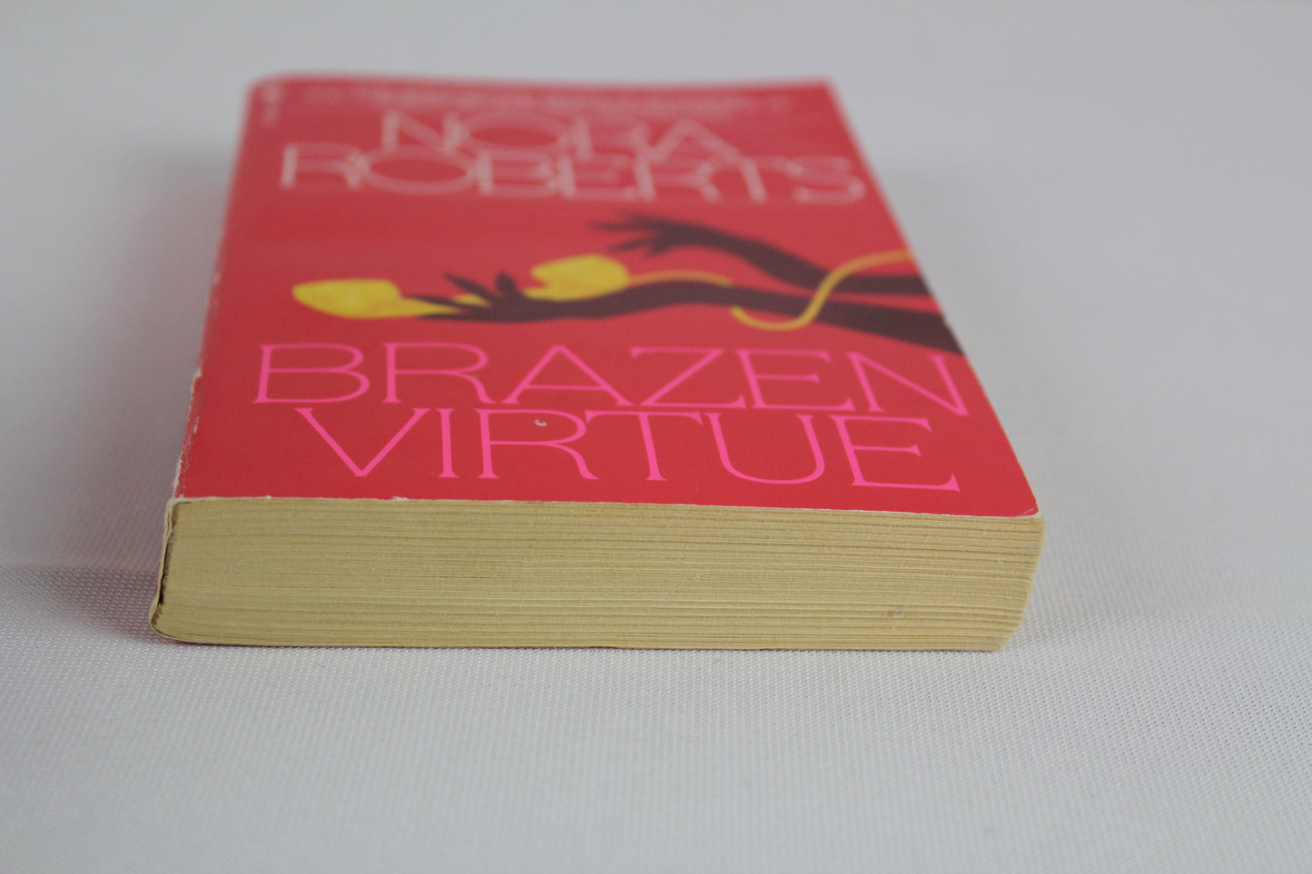 Brazen Virtue (D.C. Detectives) by Nora Roberts
