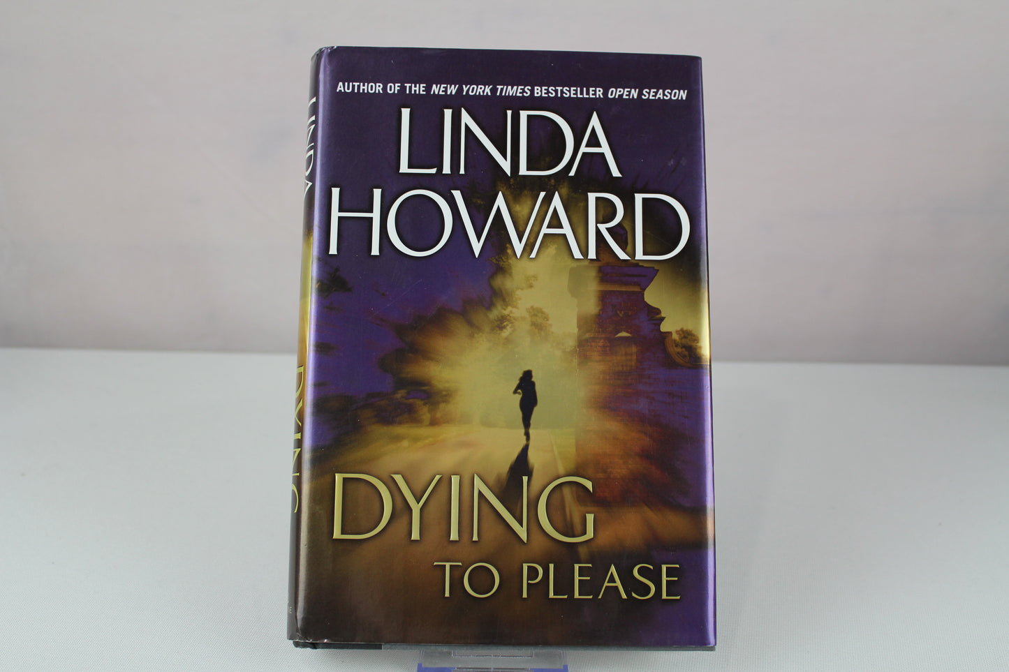 Dying to Please by Linda Howard