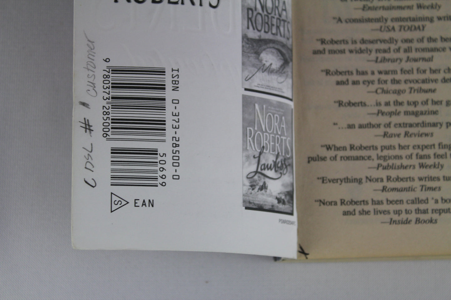 CAPTIVATED (Donovan Legacy) by Nora Roberts