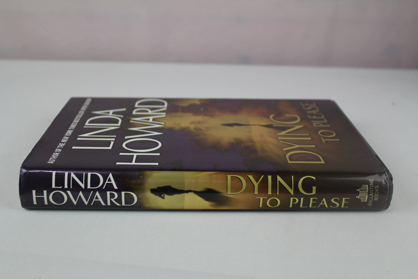 Dying to Please by Linda Howard