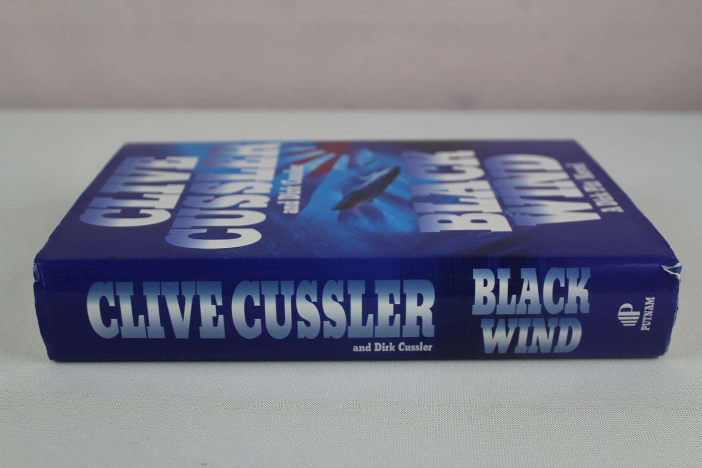 Black Wind: A Dirk Pitt Novel by Clive Cussler