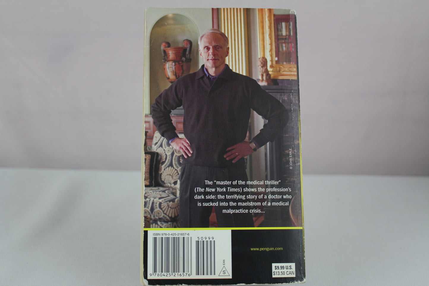 Crisis (A Medical Thriller) by Robin Cook