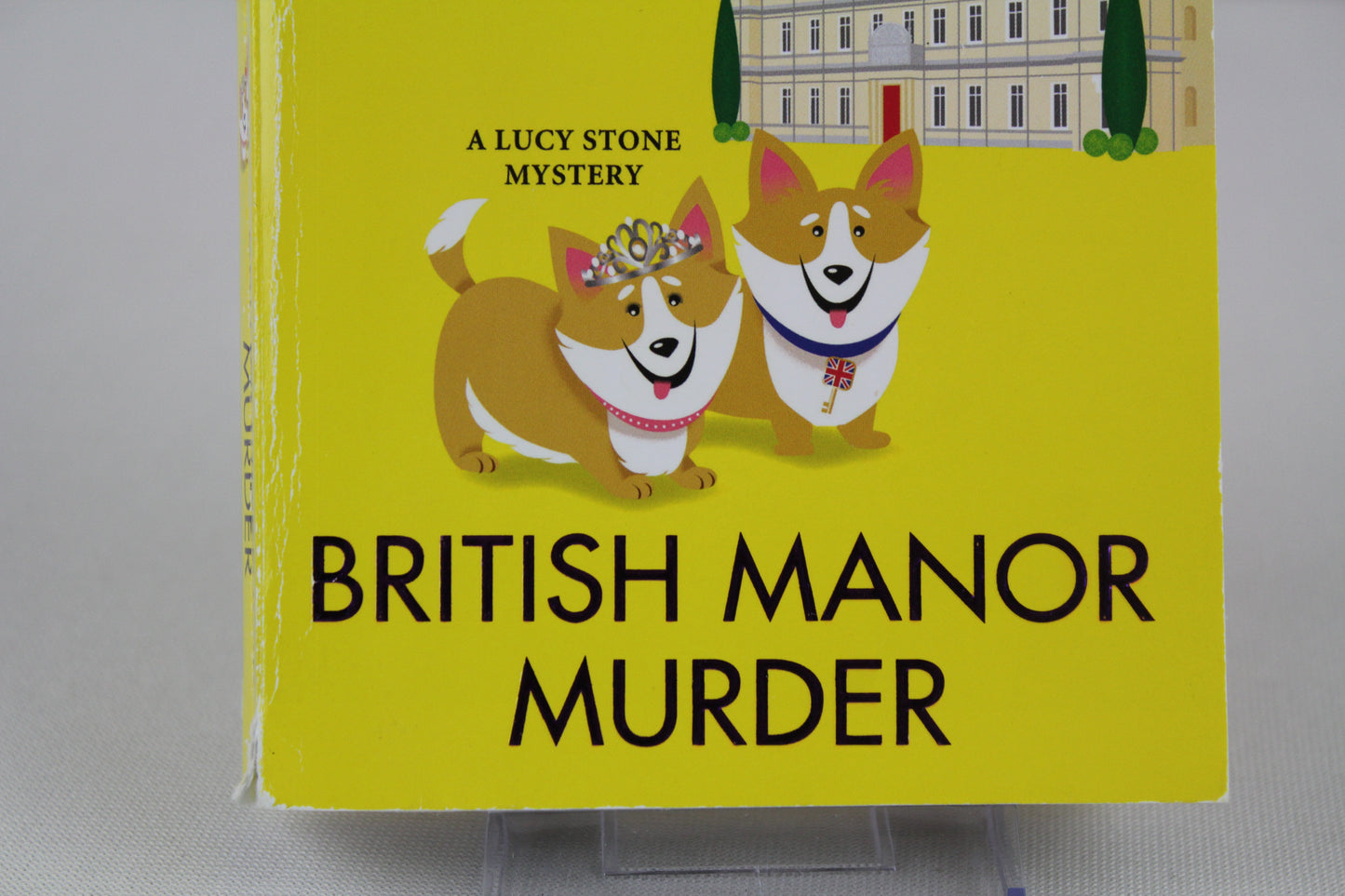 British Manor Murder (A Lucy Stone Mystery) by Leslie Meier