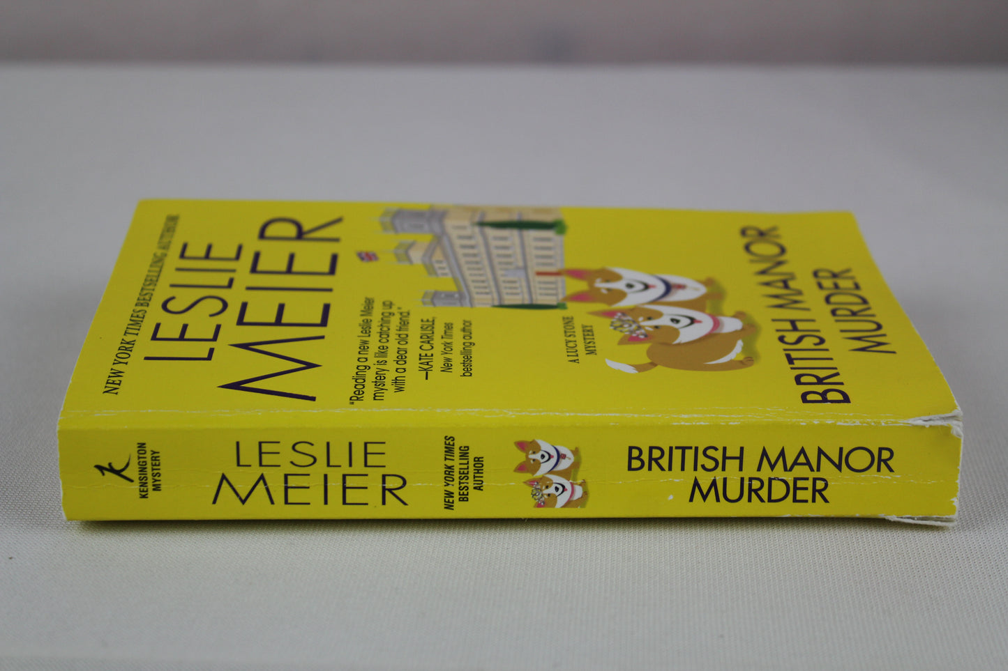 British Manor Murder (A Lucy Stone Mystery) by Leslie Meier
