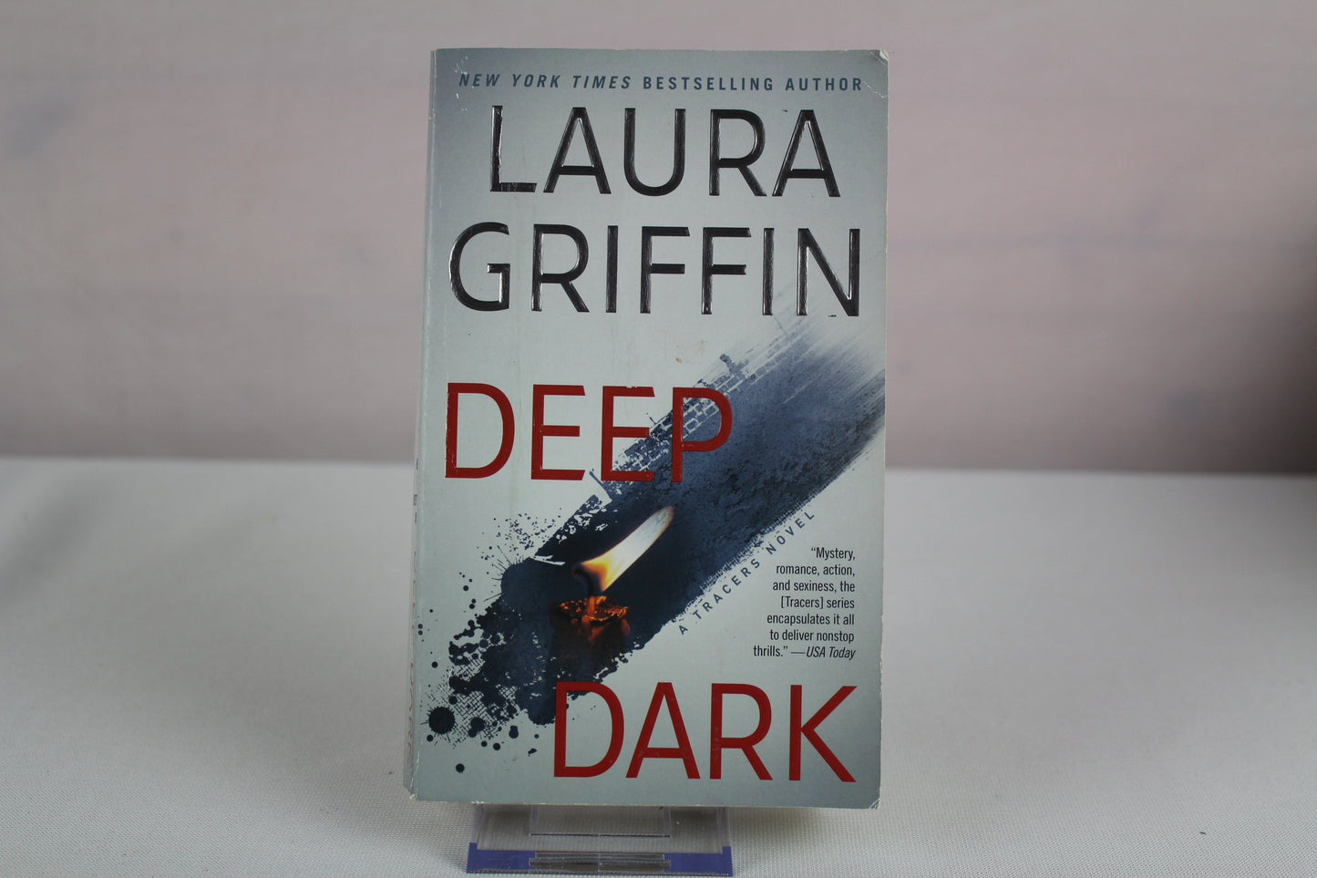 Deep Dark (10) (Tracers) by Laura Griffin