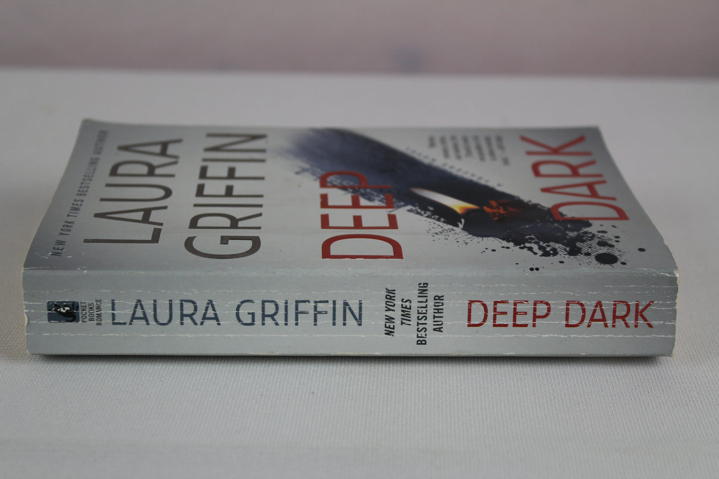Deep Dark (10) (Tracers) by Laura Griffin