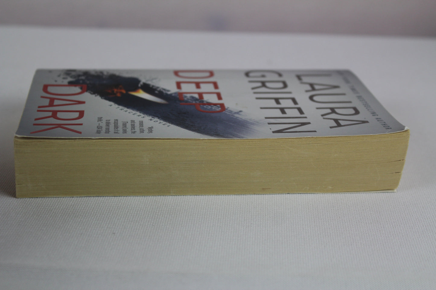 Deep Dark (10) (Tracers) by Laura Griffin