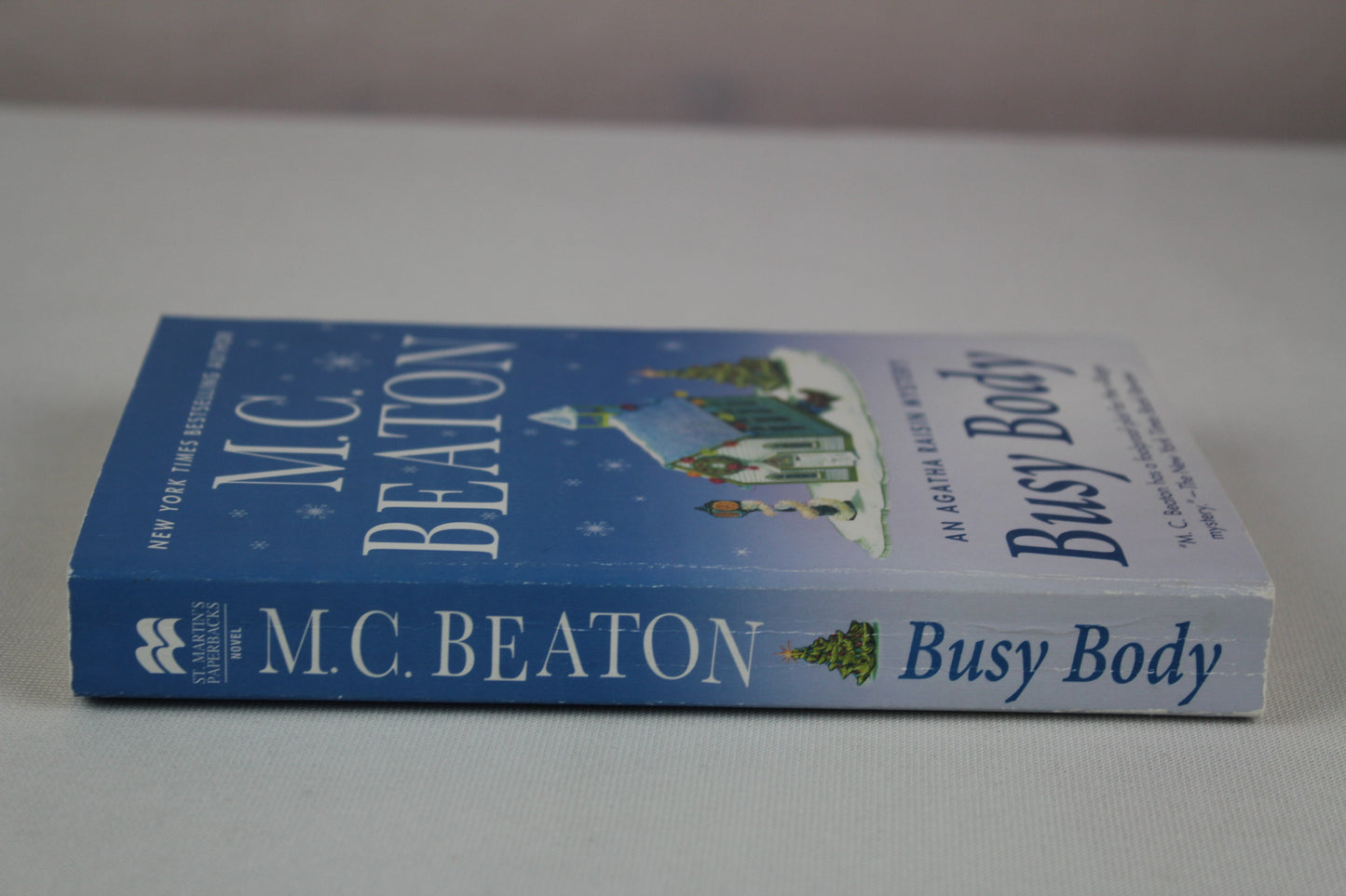 Busy Body: An Agatha Raisin Mystery (Agatha Raisin Mysteries, 21) by M. C. Beaton