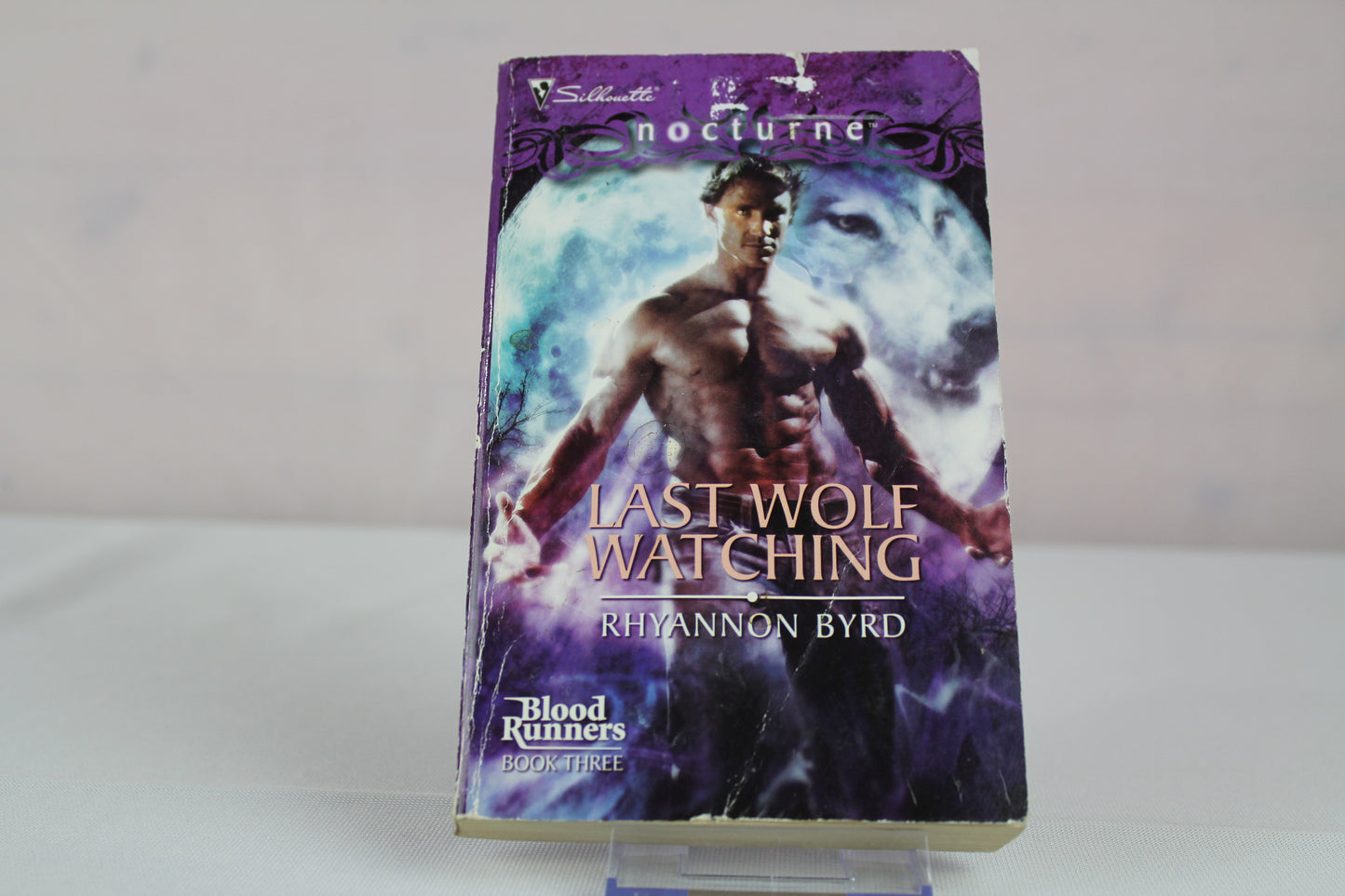 Last Wolf Watching (Bloodrunners, 3) by Rhyannon Byrd