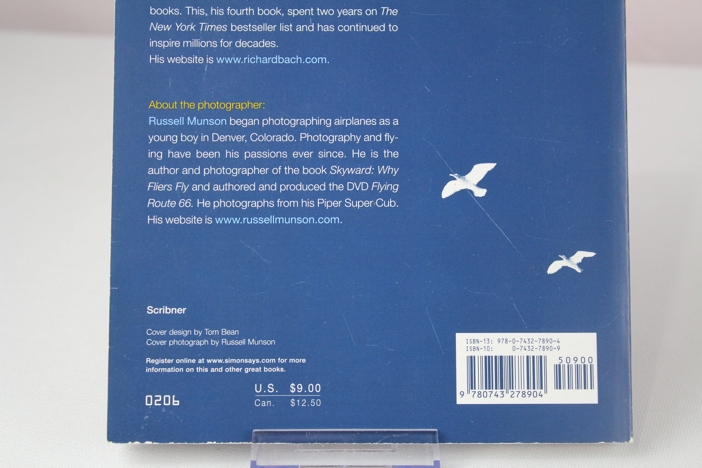 Jonathan Livingston Seagull by Richard Bach, Russell Munson