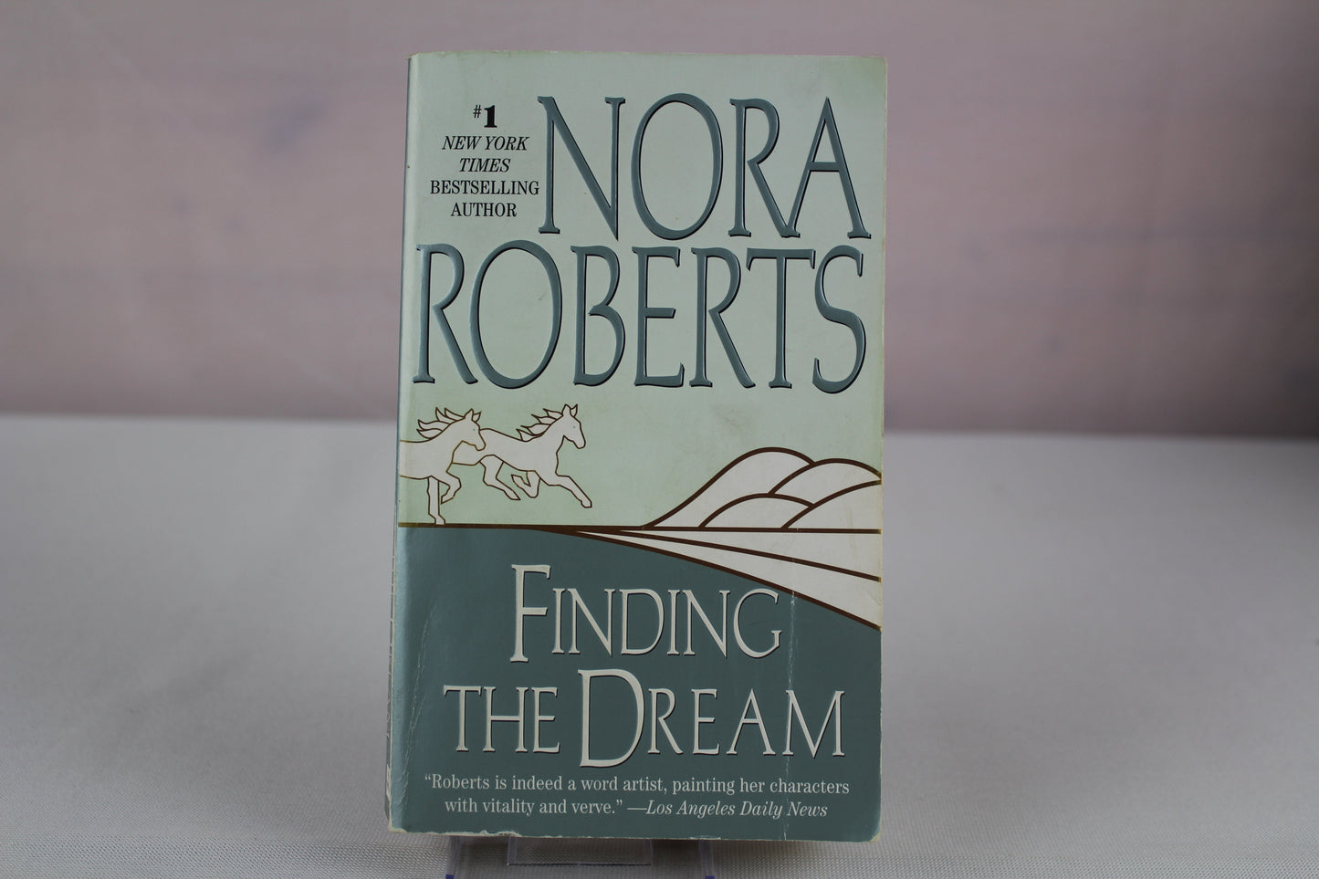 Finding the Dream (Dream Trilogy) by Nora Roberts