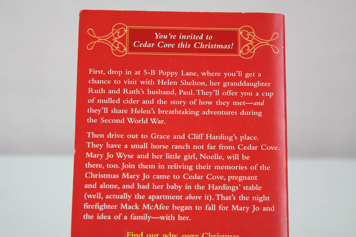 Christmas in Cedar Cove: A Holiday Romance Collection (A Cedar Cove Novel) by Debbie Macomber