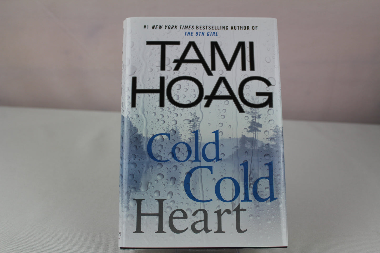 Cold Cold Heart by Tami Hoag