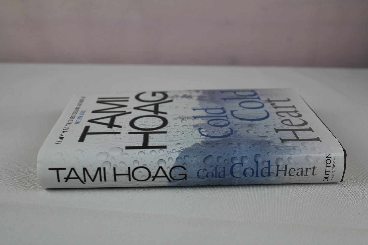 Cold Cold Heart by Tami Hoag