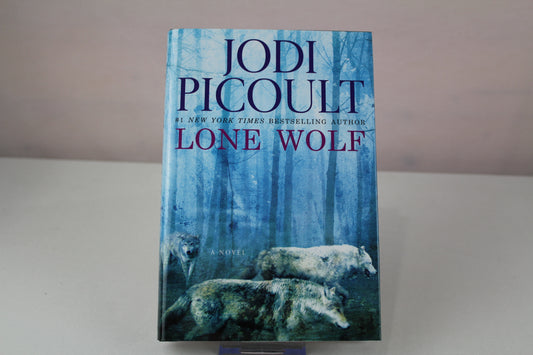 Lone Wolf: A Novel by Jodi Picoult