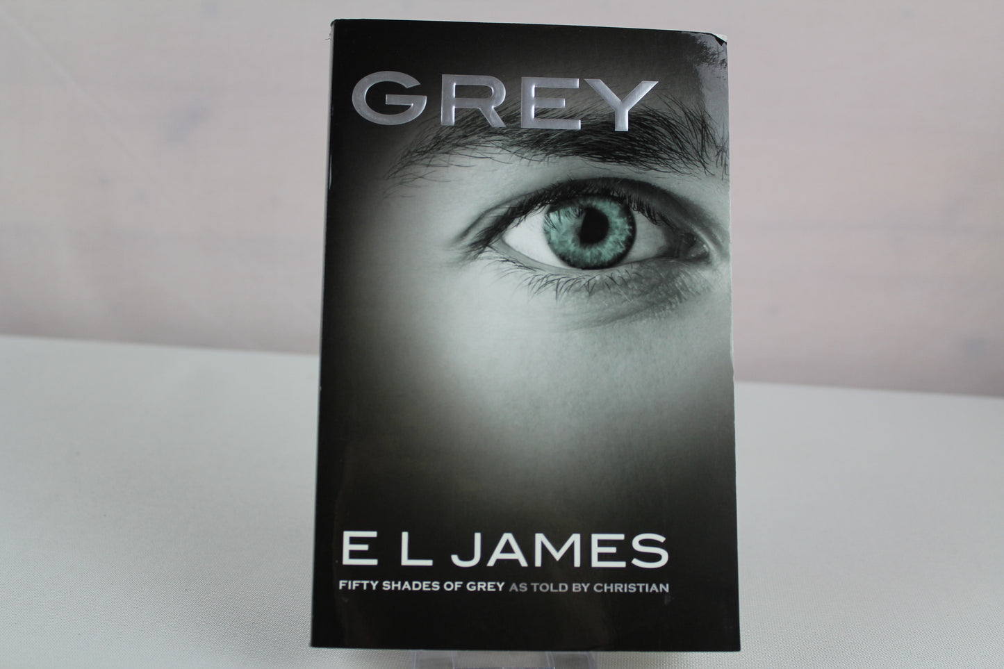 Grey: Fifty Shades of Grey as Told by Christian (Fifty Shades of Grey Series, 4) by E L James