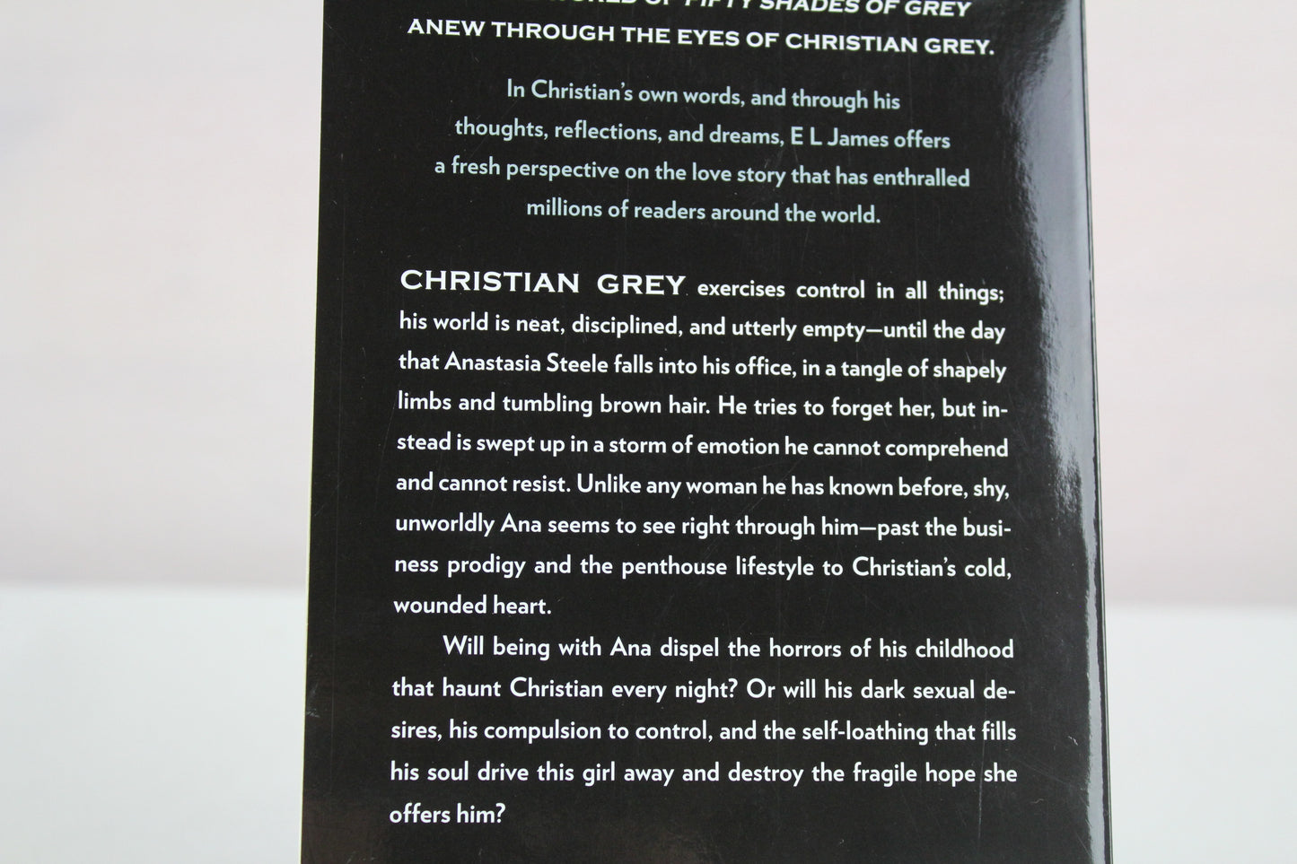 Grey: Fifty Shades of Grey as Told by Christian (Fifty Shades of Grey Series, 4) by E L James