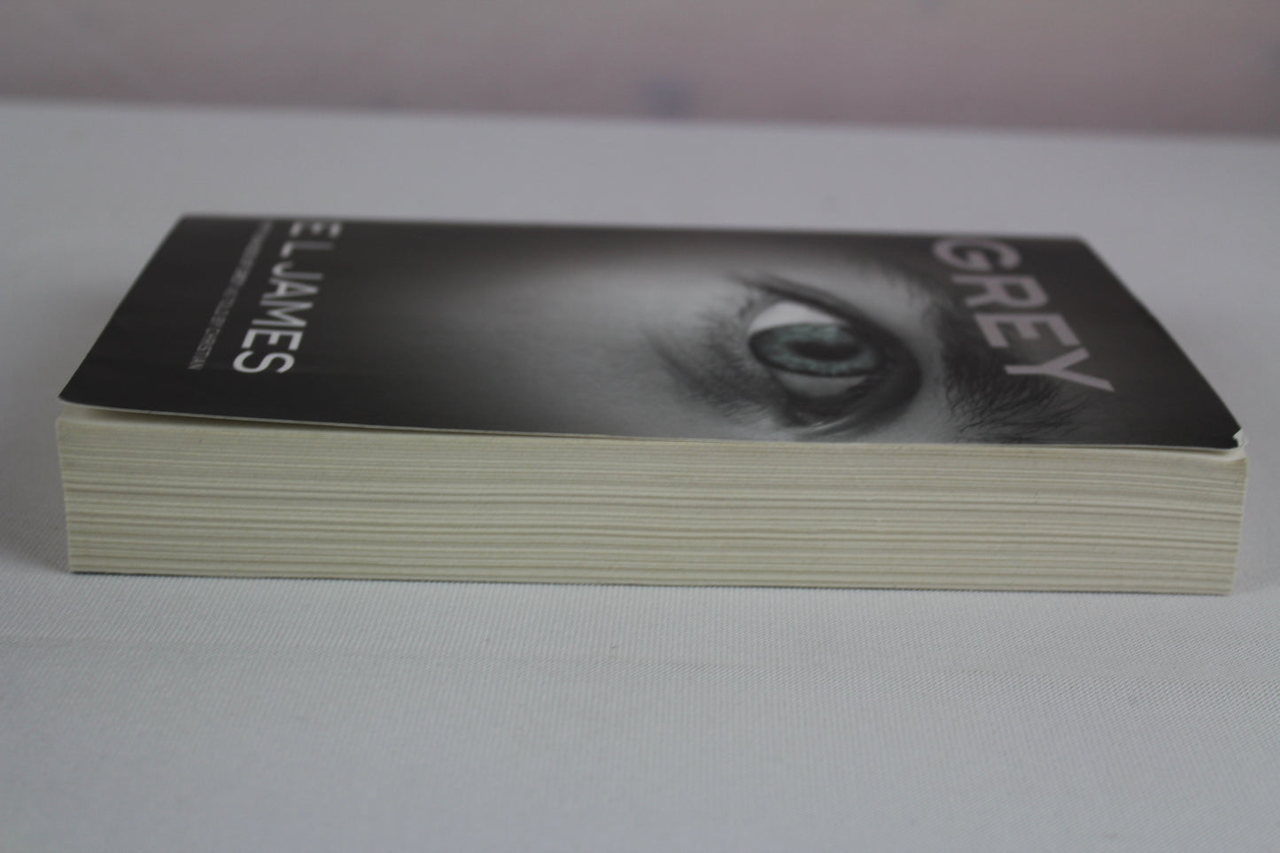 Grey: Fifty Shades of Grey as Told by Christian (Fifty Shades of Grey Series, 4) by E L James
