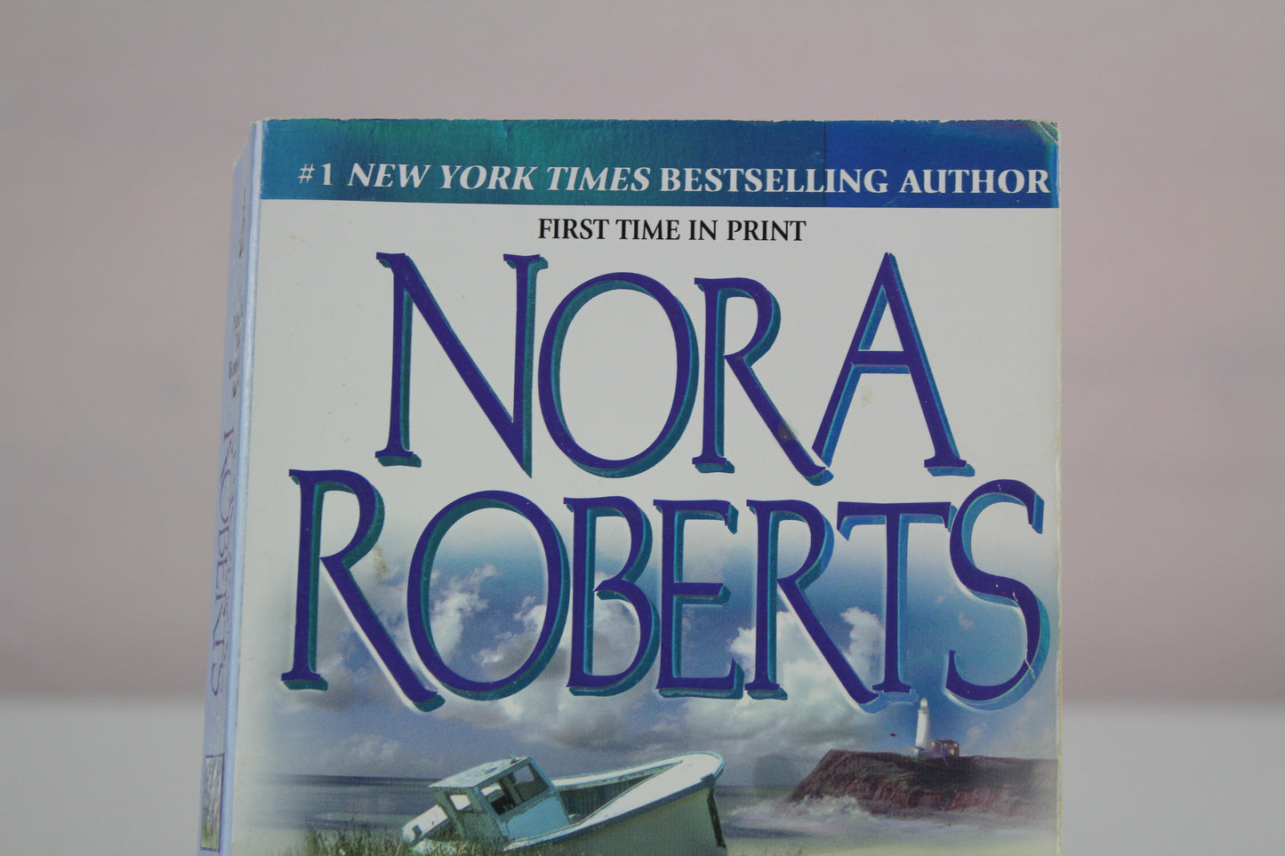 Heaven and Earth (Three Sisters Island Trilogy) by Nora Roberts