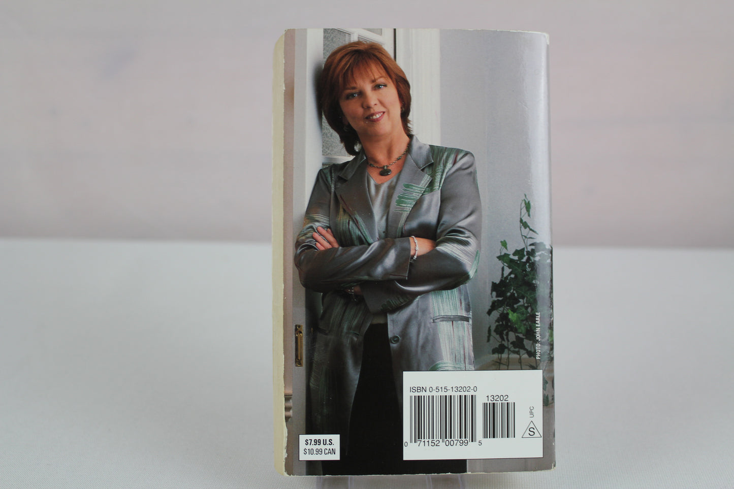 Heaven and Earth (Three Sisters Island Trilogy) by Nora Roberts