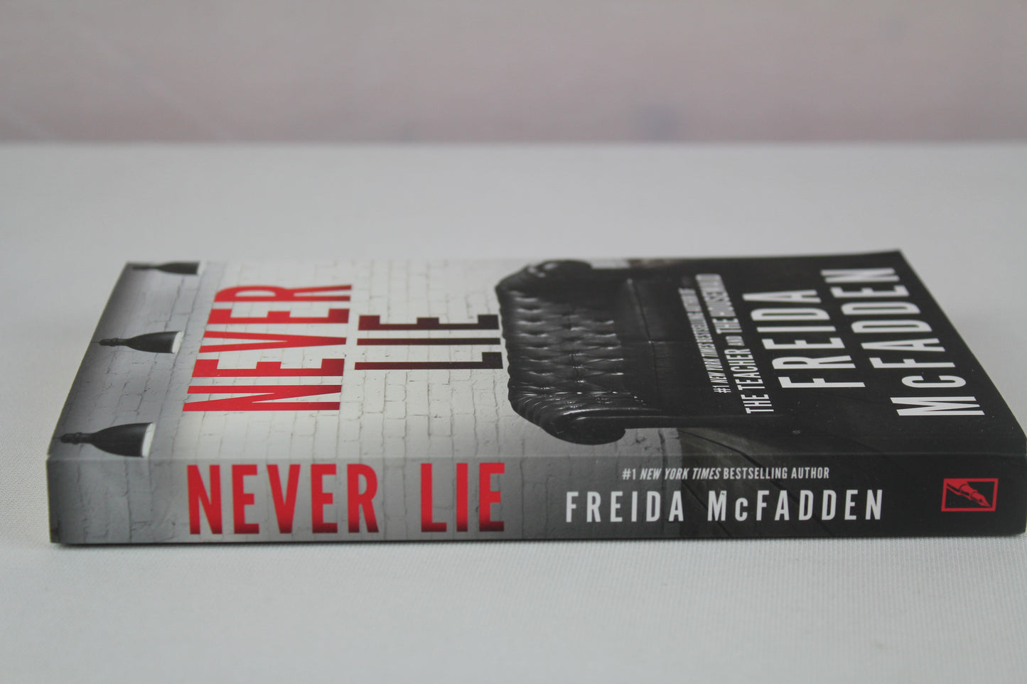 Never Lie by Freida McFadden