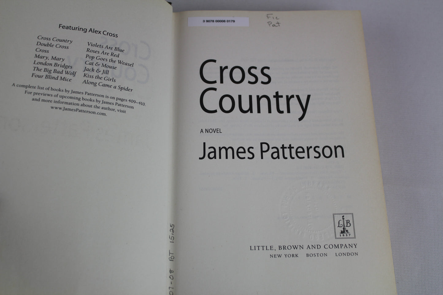 Cross Country (Alex Cross, 14) by James Patterson