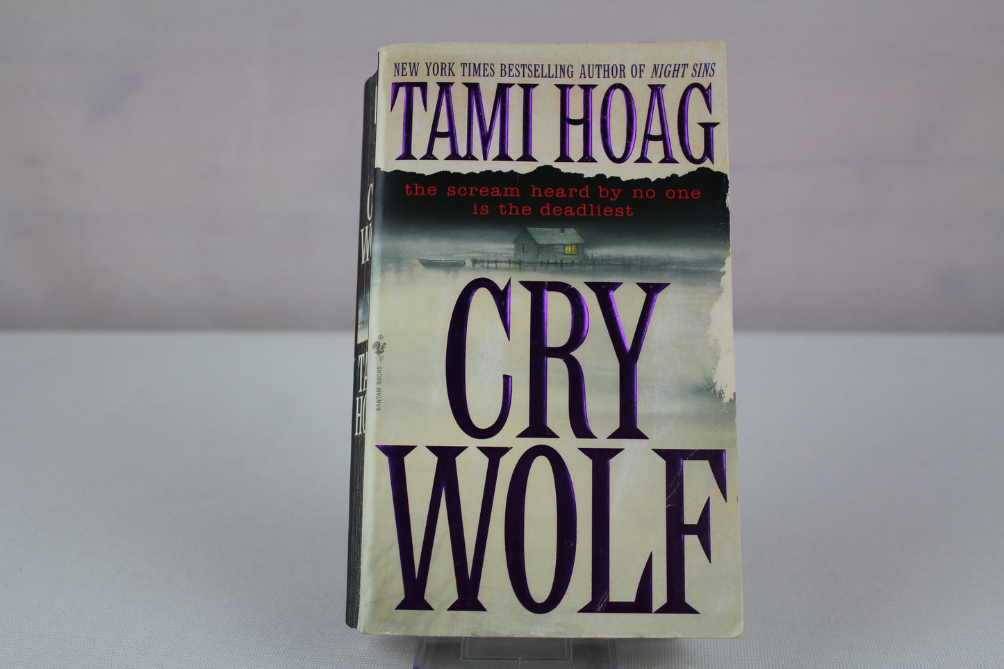 Cry Wolf: A Novel by Tami Hoag