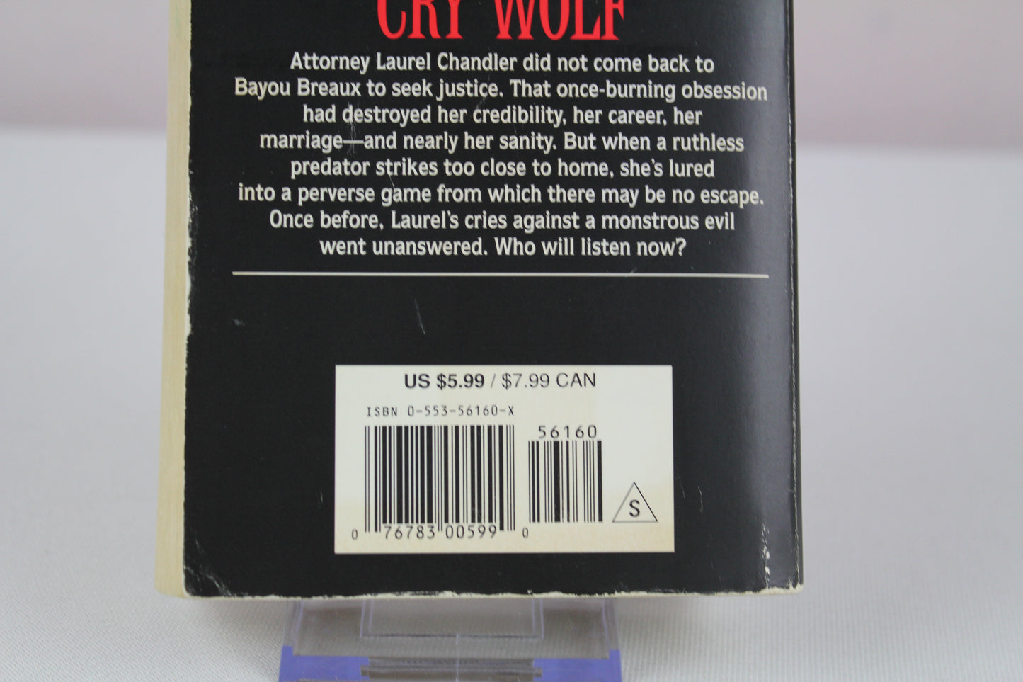 Cry Wolf: A Novel by Tami Hoag